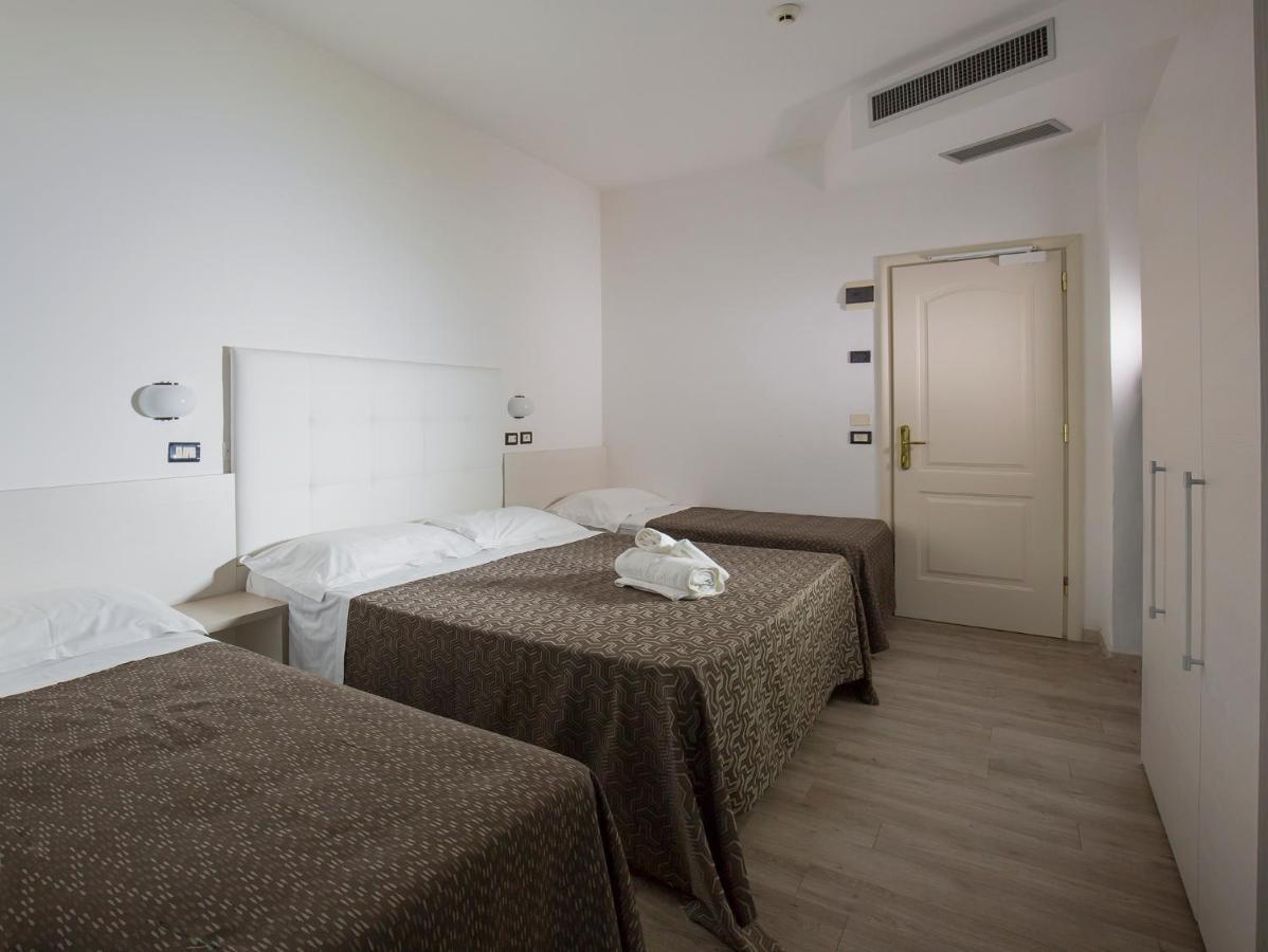 Hotel Elite Cattolica Buitenkant foto