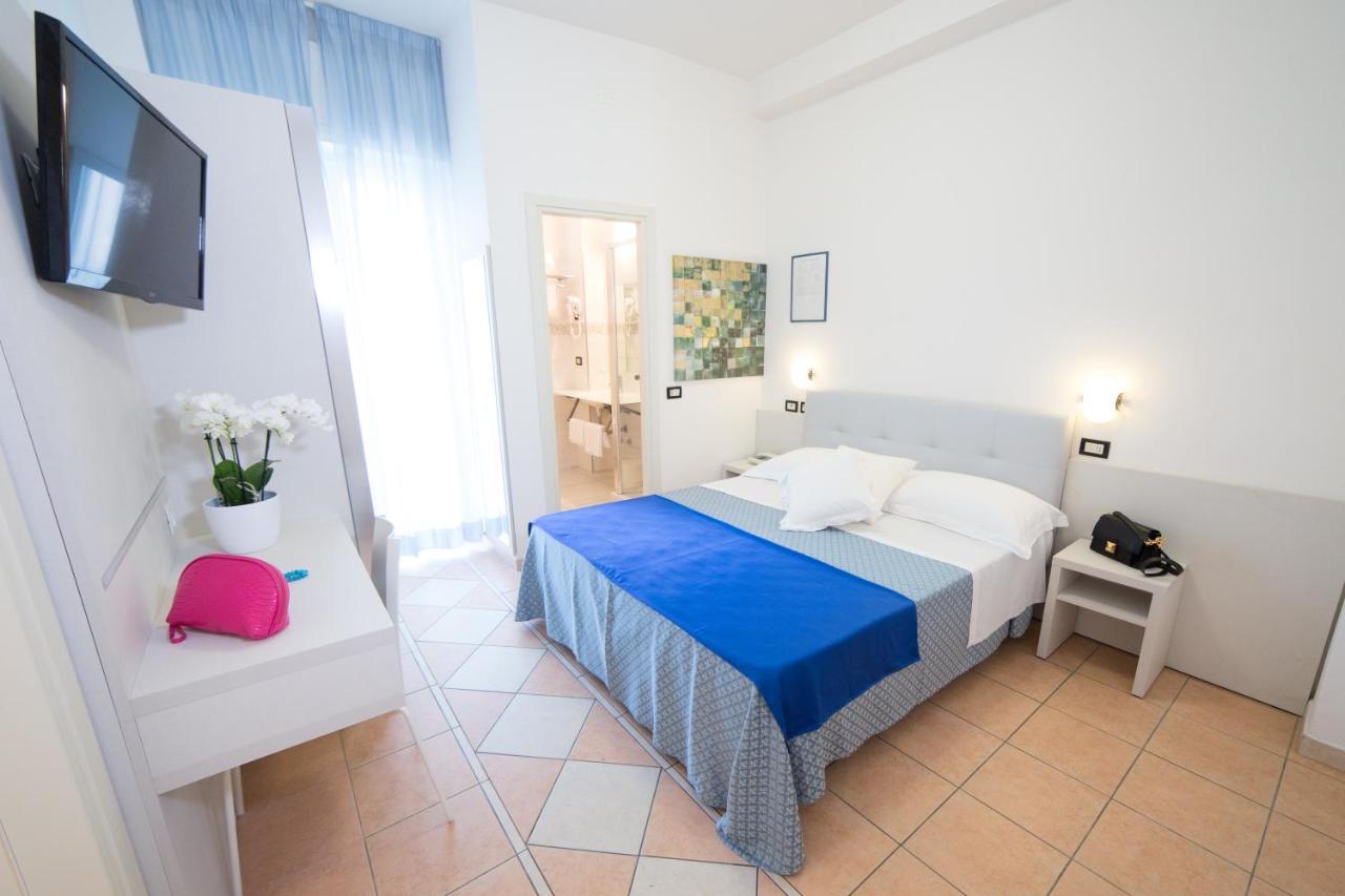 Hotel Elite Cattolica Buitenkant foto