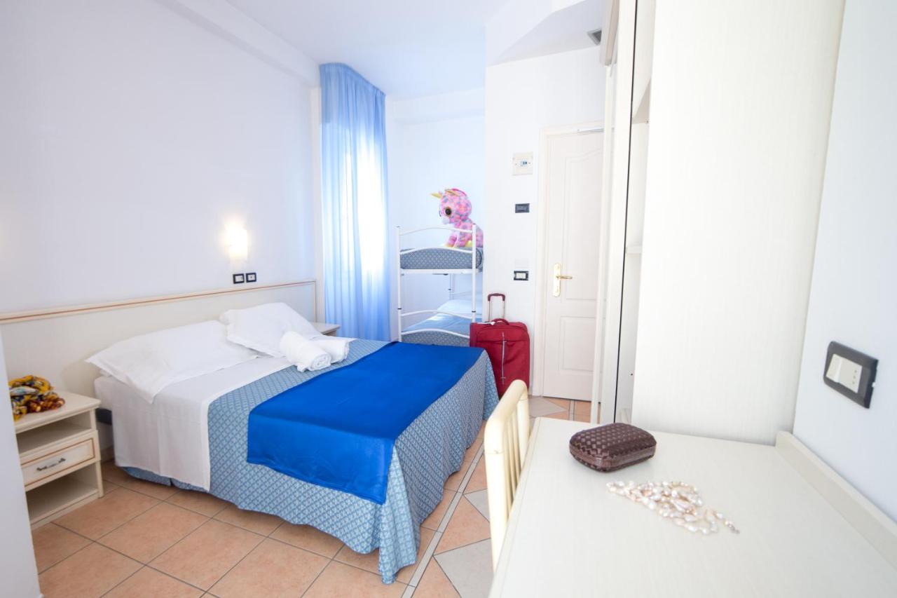 Hotel Elite Cattolica Buitenkant foto