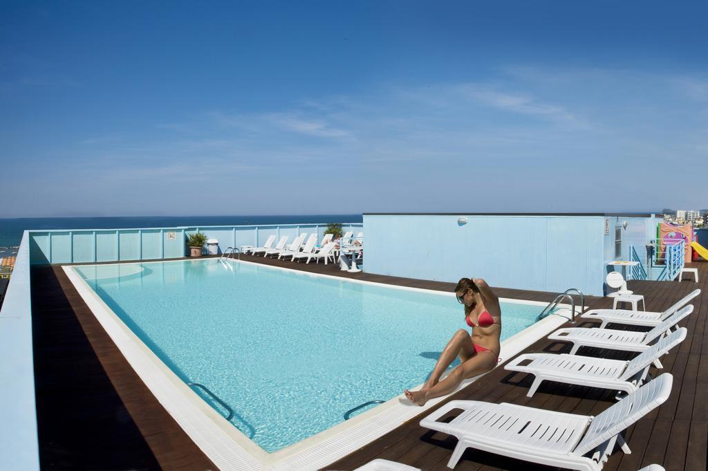 Hotel Elite Cattolica Buitenkant foto