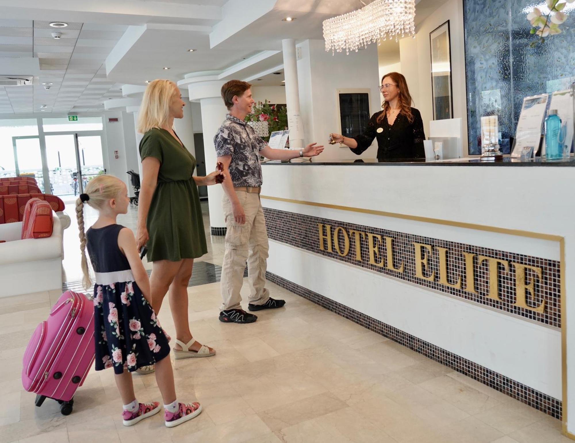 Hotel Elite Cattolica Buitenkant foto