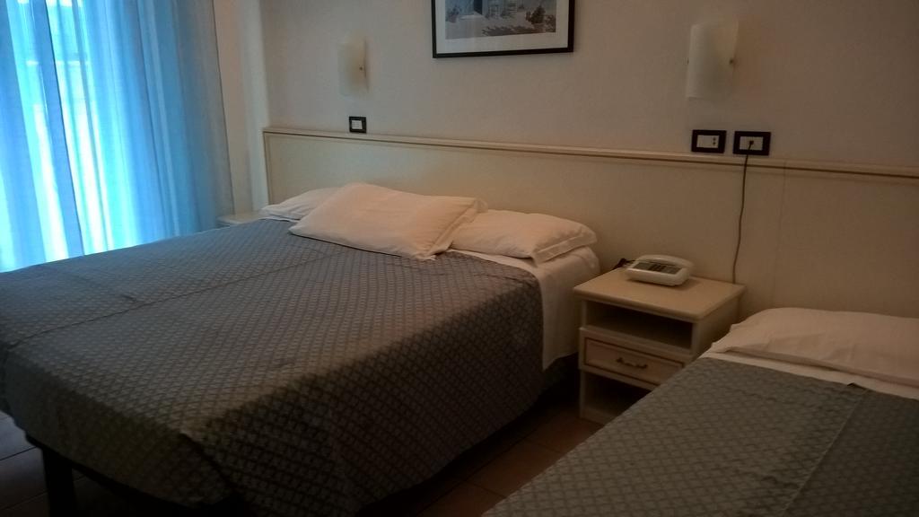 Hotel Elite Cattolica Buitenkant foto