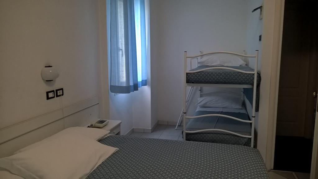 Hotel Elite Cattolica Kamer foto