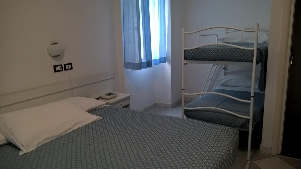 Hotel Elite Cattolica Kamer foto
